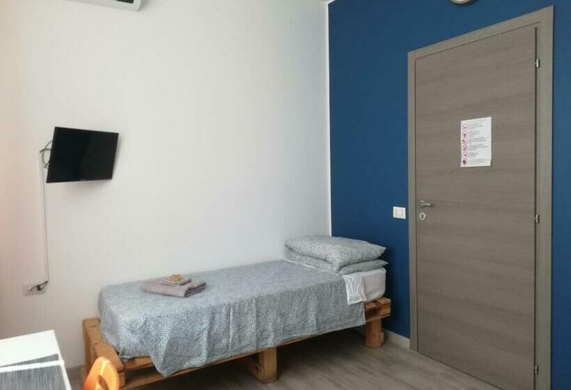 اتاق استاندارد یک نفره, La Cordata Accommodation   Woodhouse Bike