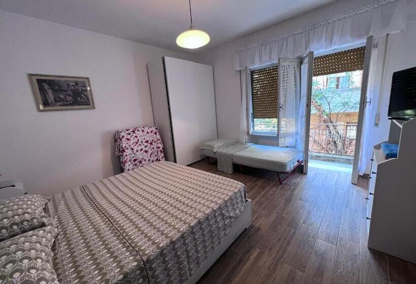Четырехместный Номер Стандарт с Балконом, Casa Riri