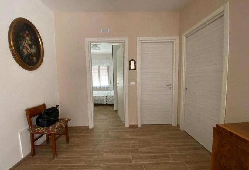 Четырехместный Номер Стандарт с Балконом, Casa Riri