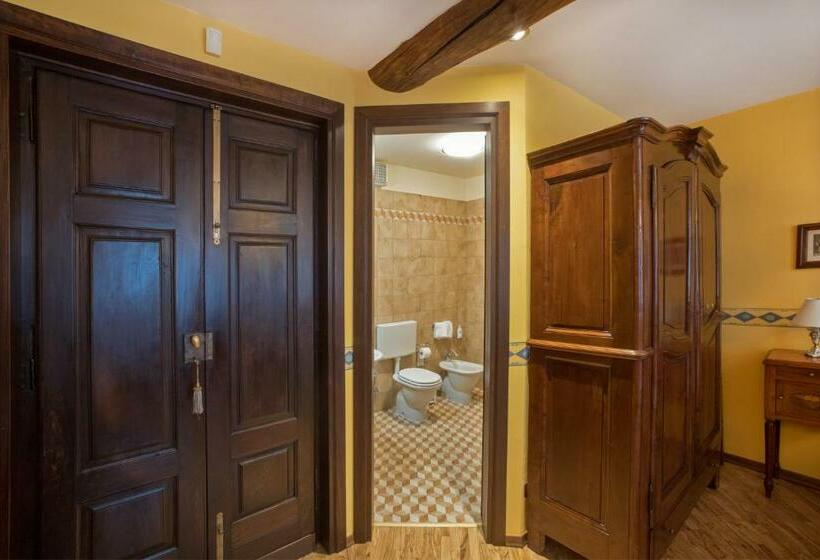 اتاق استاندارد سه نفره, B&b Contrada Dei Giardini