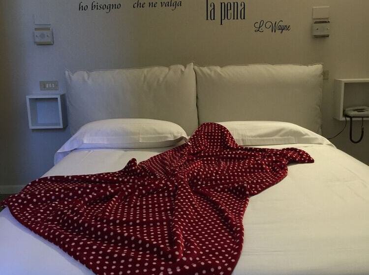 Номер Стандарт Трехместный, Albergo Al Cacciatore Tortellinando