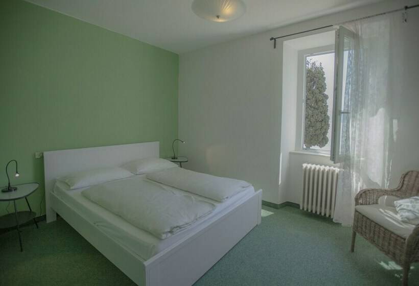 اتاق استاندارد سه نفره, Prà De La Fam B&b