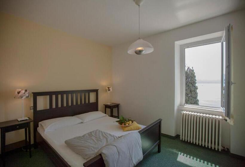 Quarto Estandar, Prà De La Fam B&b