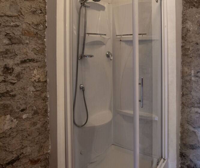 استودیوی استاندارد, Prà De La Fam B&b