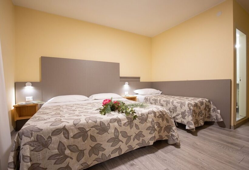 Chambre Triple Standard avec Balcon, Alla Fonte