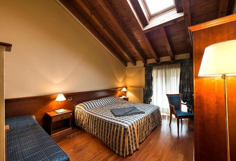 اتاق لوکس با تخت بزرگ, Centro Paolo Vi