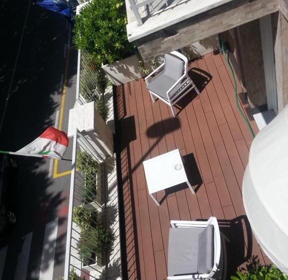 اتاق استاندارد با تخت بزرگ, Hll Hotel Lungolago Lecco Como Lake