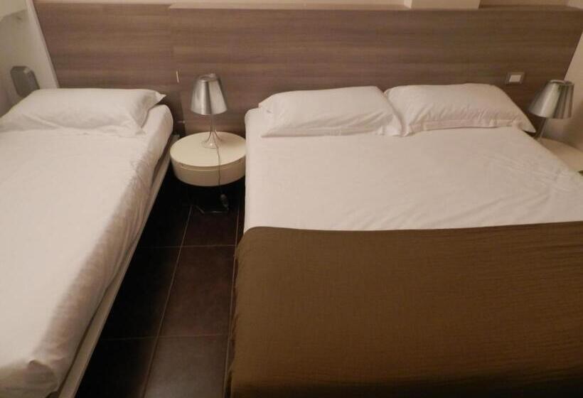 اتاق راحتی سه تخته, Hll Hotel Lungolago Lecco Como Lake