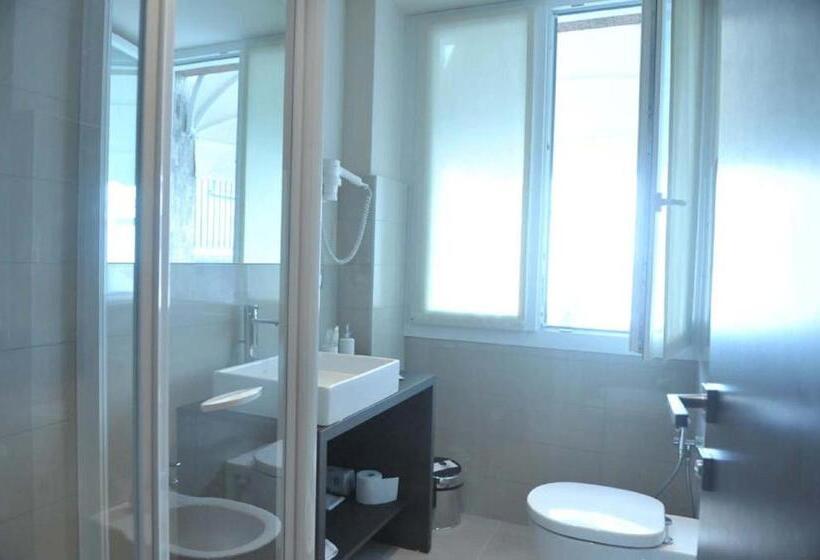 اتاق استاندارد با تخت بزرگ, Hll Hotel Lungolago Lecco Como Lake