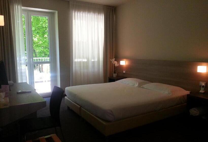 اتاق استاندارد با بالکن, Hll Hotel Lungolago Lecco Como Lake