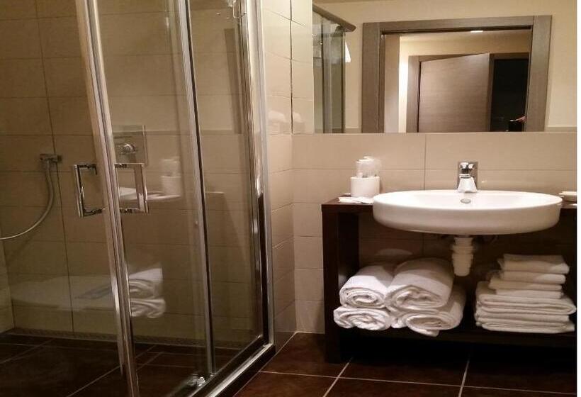 اتاق خانوادگی, Hll Hotel Lungolago Lecco Como Lake
