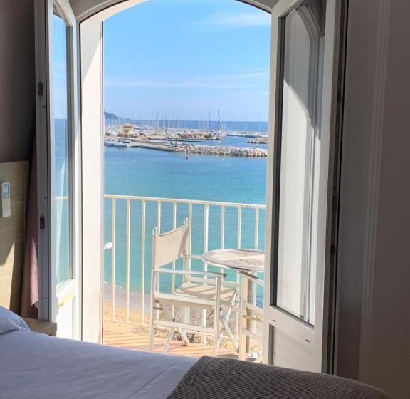 Номер Стандарт Вид на Море с Балконом, Hôtel Beau Rivage