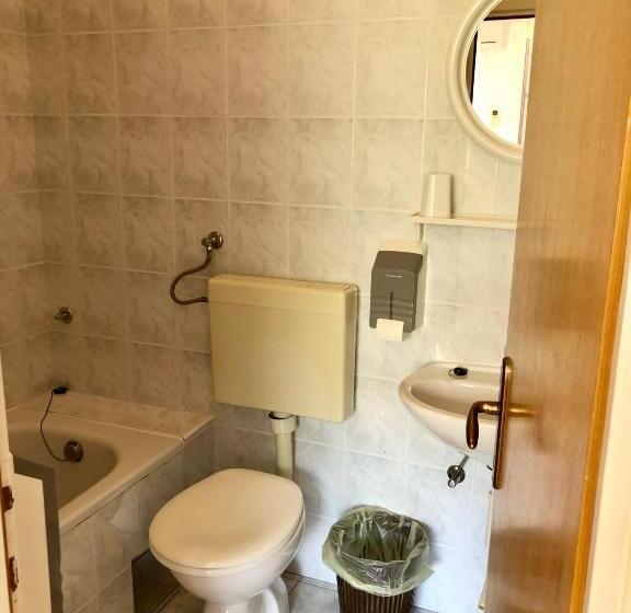 Standard-huone Parveke Puutarhanäkymä, B&b Chamberlain