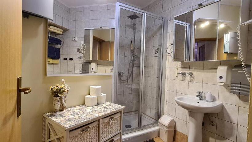 Апартаменты 2 Спальни Внутрение, Bed & Breakfast Villa Adriana