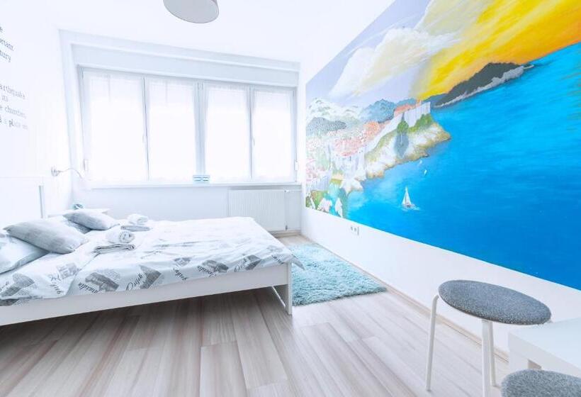 اتاق استاندارد با سرویس بهداشتی مشترک, The Dots Hostel