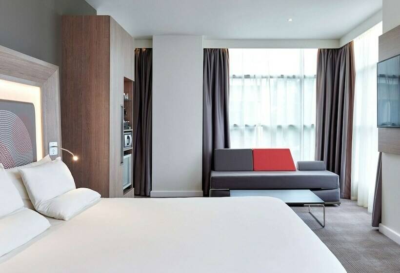 高级大房间, Novotel London Heathrow Airport T1 T2 And T3