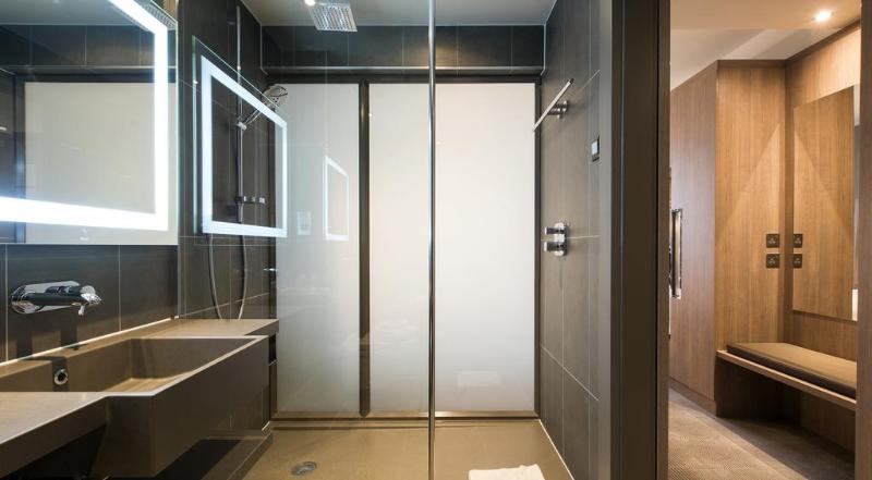 高级大房间, Novotel London Heathrow Airport T1 T2 And T3