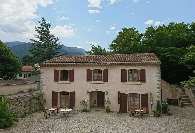 Студия Стандарт, Relais De Laval