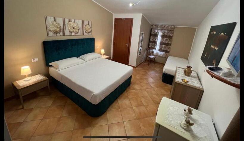 Quarto Triplo Economy, La Rosa Blu