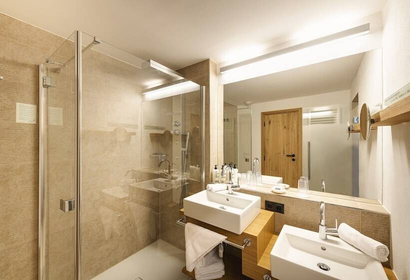 سوییت, Almhof Family Und Wellness Resort
