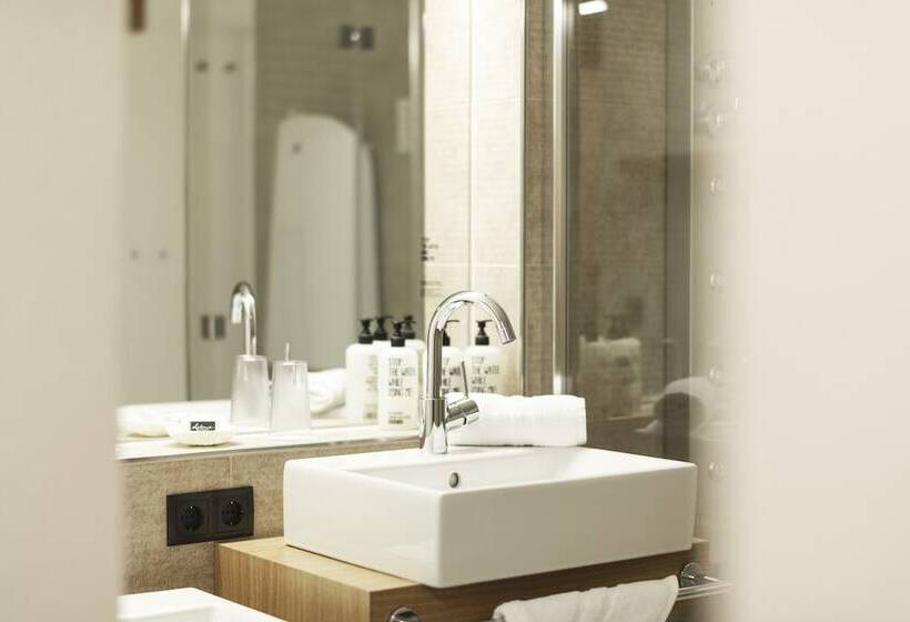 سوییت سوپریور, Almhof Family Und Wellness Resort