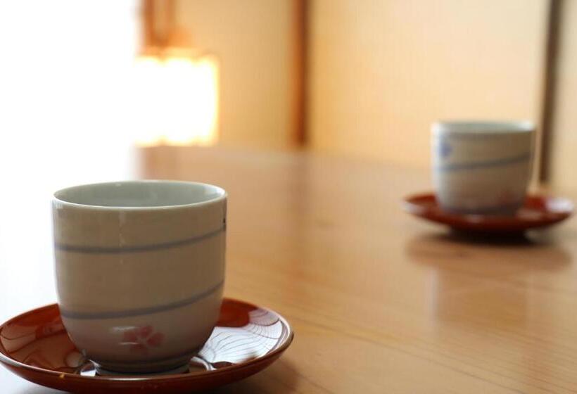 غرفة عائلية مطلّة علي البحر, Tsushima Grand