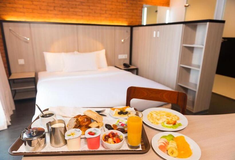 Quarto Estandar, Onomo Hotel Conakry
