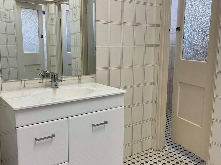 标准单人间共用浴室, Imperial Hotel Coonabarabran