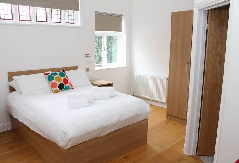 Quarto Familiar, Flexistay Leicester Gable Apart