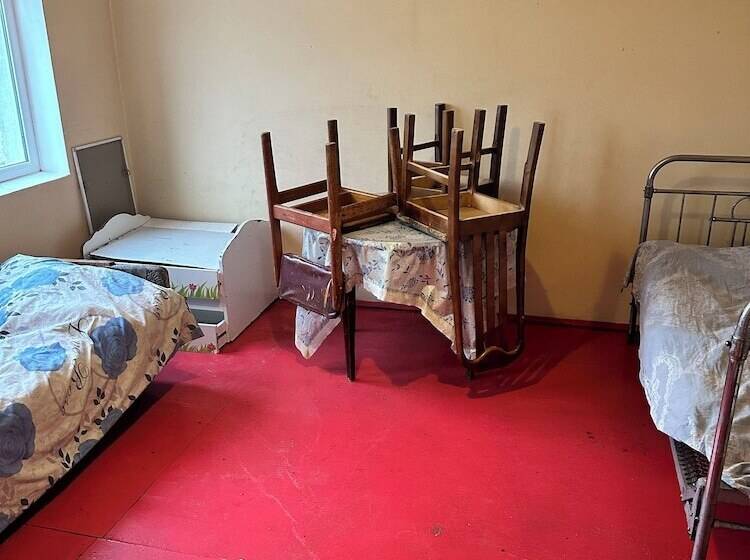 اتاق اکونومی, Sovet Hostel
