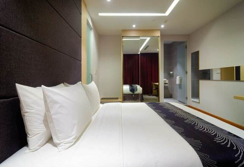 جناح, The Klagan Riverson Hotel & Residence