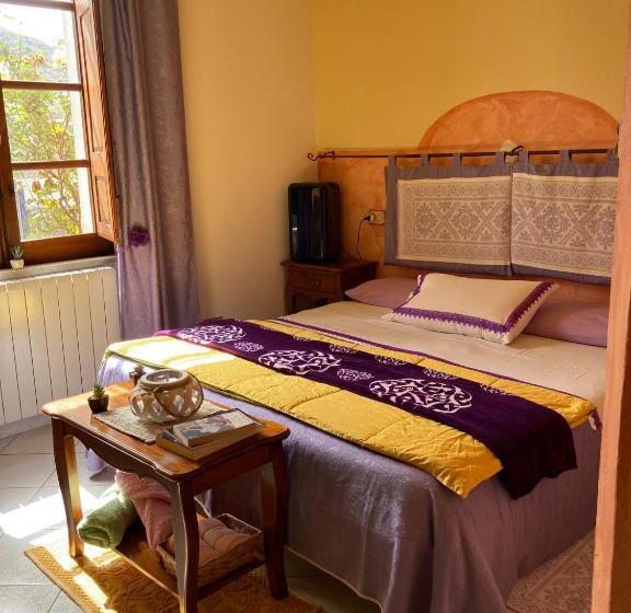 اتاق استاندارد سه نفره, B&b Domus Deiana