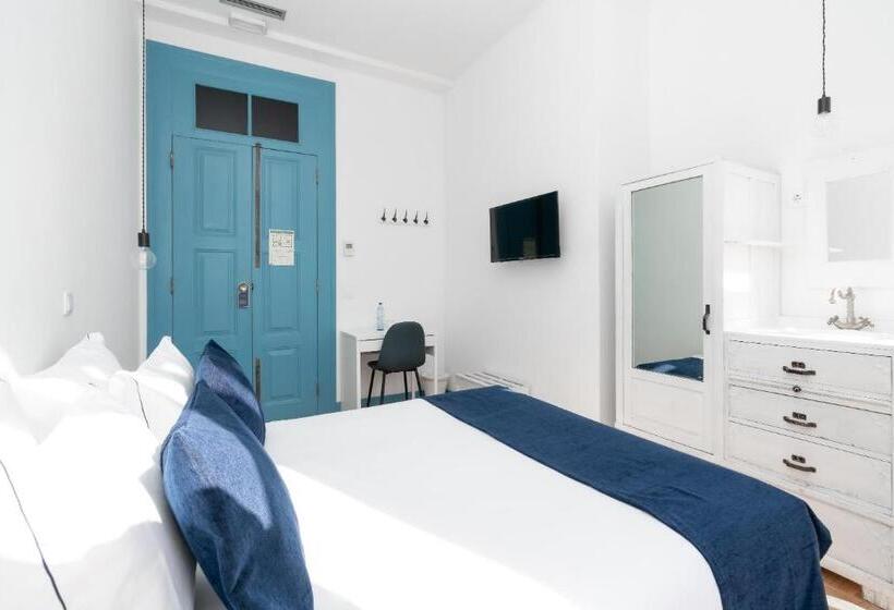 Deluxe room with river view, Des Arts