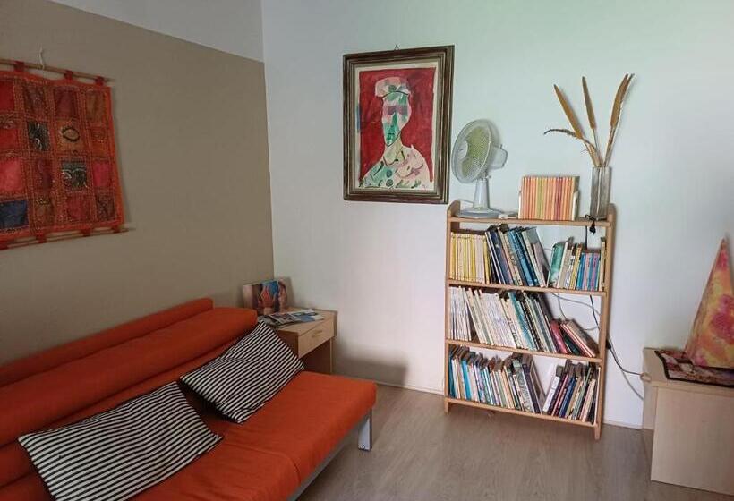 Номер Стандарт Трехместный, Home Meditamondo