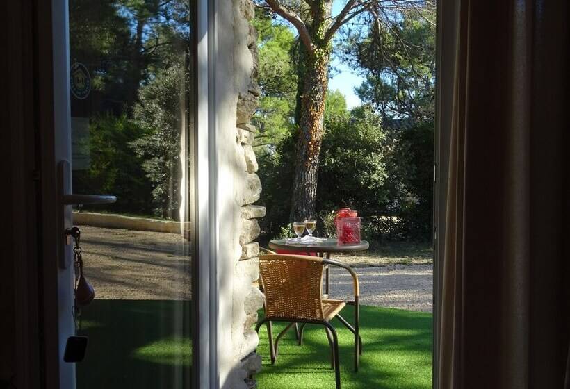 Номер Стандарт, Les Jardins D'eleusis