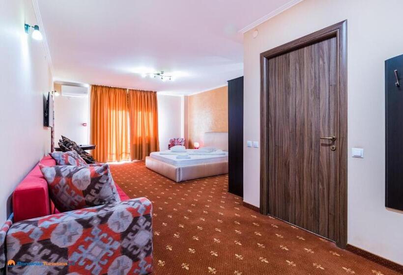 اتاق استاندارد چهار تخته, Monte Carlo Reghin