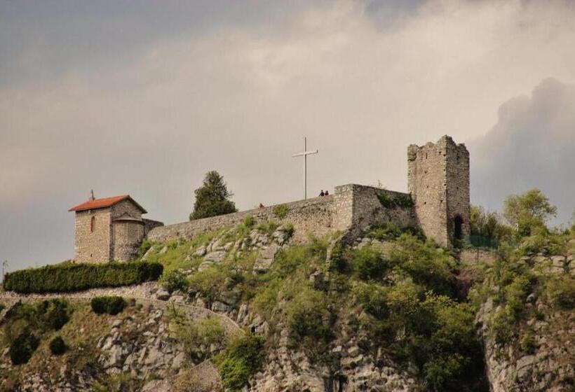 اتاق استاندارد, Rocca Dell Innominato