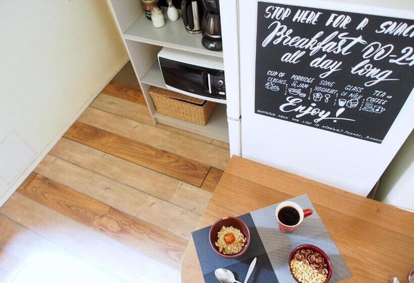 تختخواب در اتاق مشترک, Amber Private Rooms
