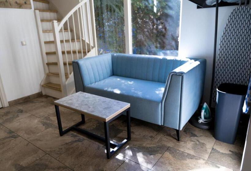 , Plantage Garden Apartments