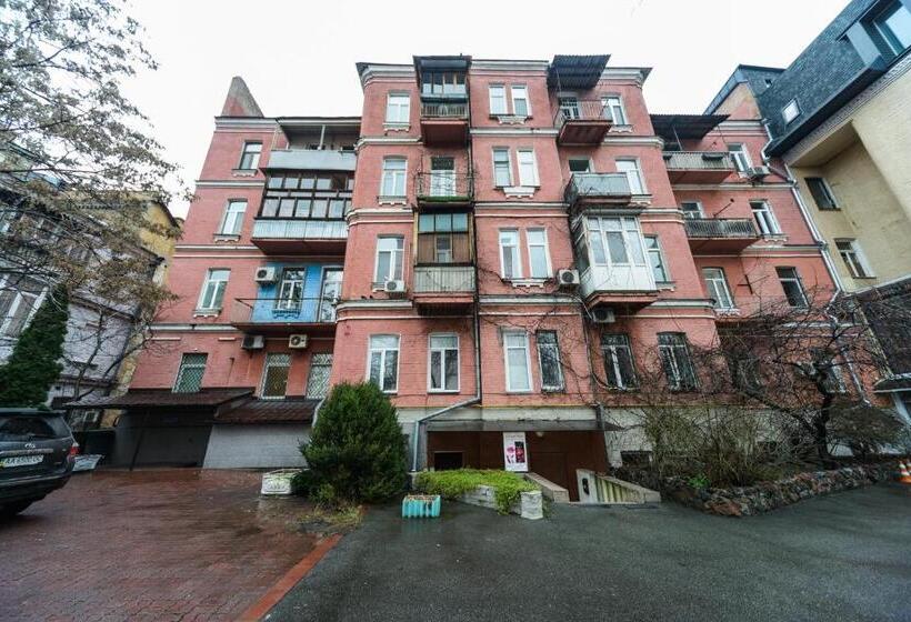 اتاق استاندارد یک تخته با سرویس بهداشتی مشترک, Guest House On Saksahanskoho Street