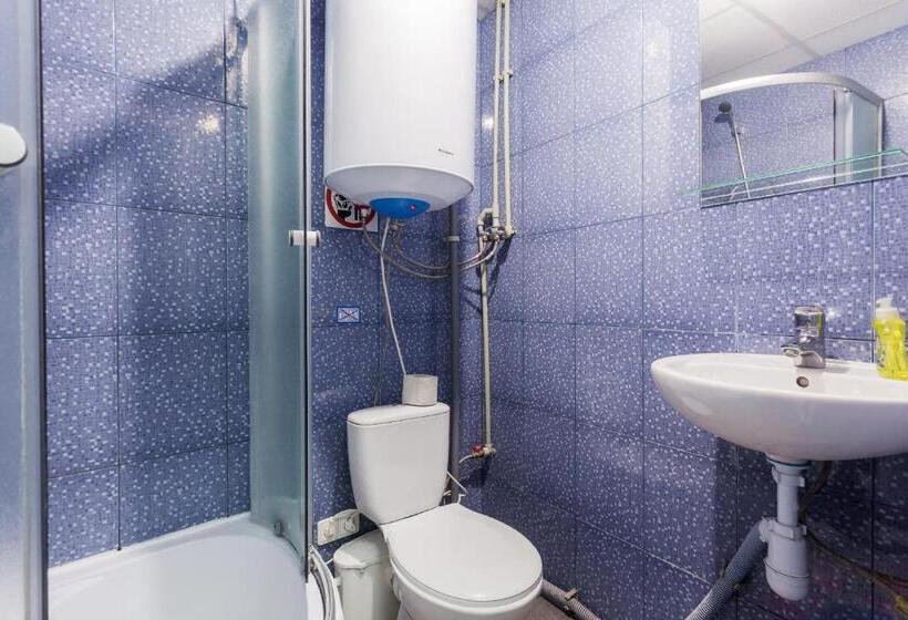 اتاق استاندارد یک تخته با سرویس بهداشتی مشترک, Guest House On Saksahanskoho Street