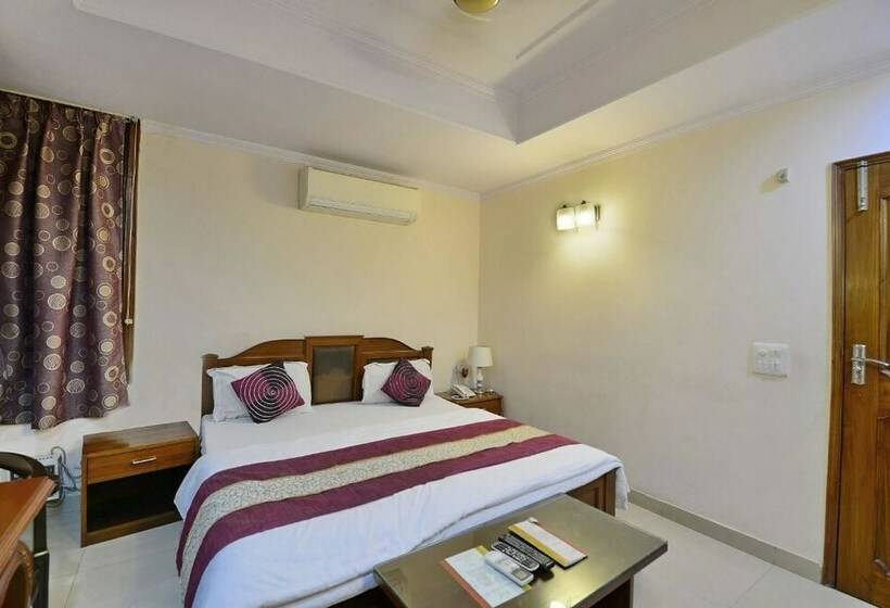Номер Deluxe, Kashish Residency And Banquet