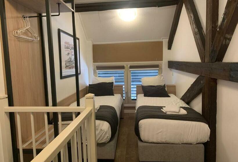 , Plantage Garden Apartments