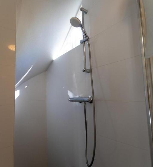 , Plantage Garden Apartments