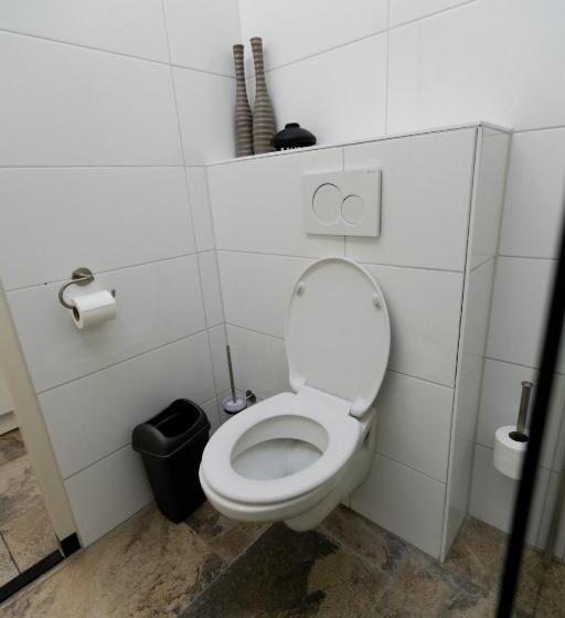 استودیوی لوکس, Plantage Garden Apartments