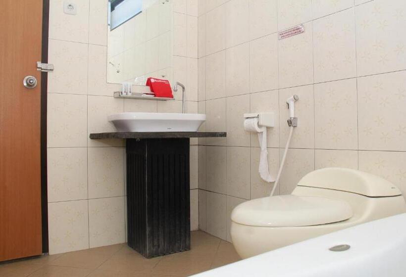 Номер Стандарт, Reddoorz @ Sersan Bajuri