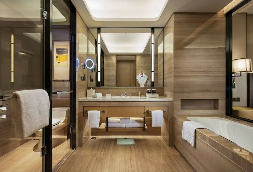 اتاق اجرایی, Hilton Chengdu Longquanyi