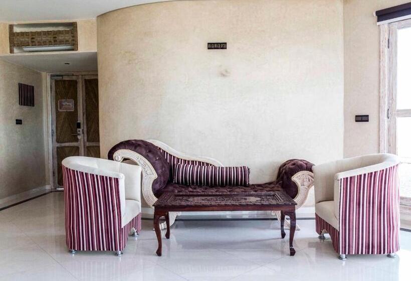 سوییت سوپریور با چشم‌انداز دریا, Chateau Eden El Rouh & Spa