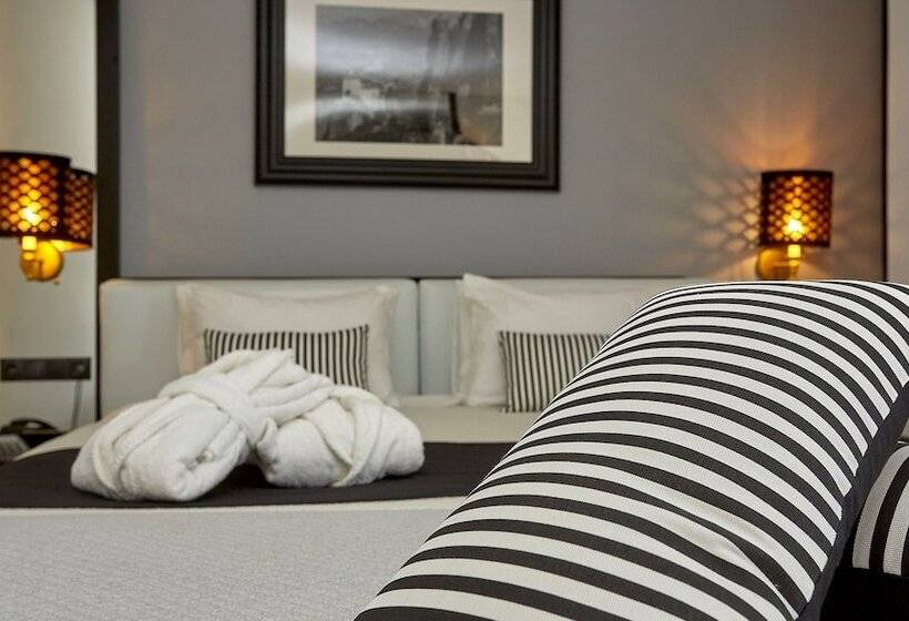 Полулюкс, Athenian Riviera Hotel& Suites