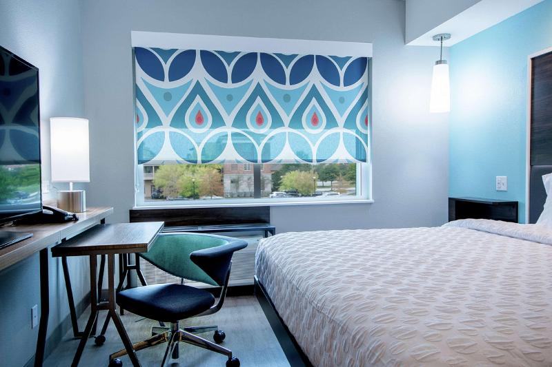 Номер Стандарт Кровать Кинг Адаптированный для Инвалидов, Holiday Inn Express & Suites   Brantford, An Ihg